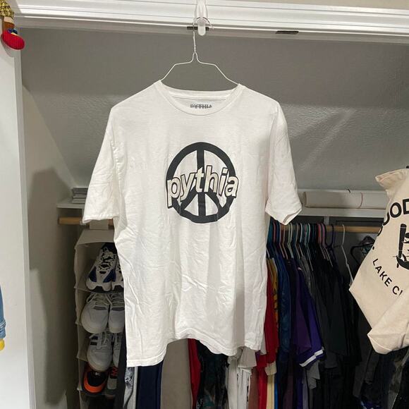 Pythia peace symbol uv letters tee - Picture 2 of 6